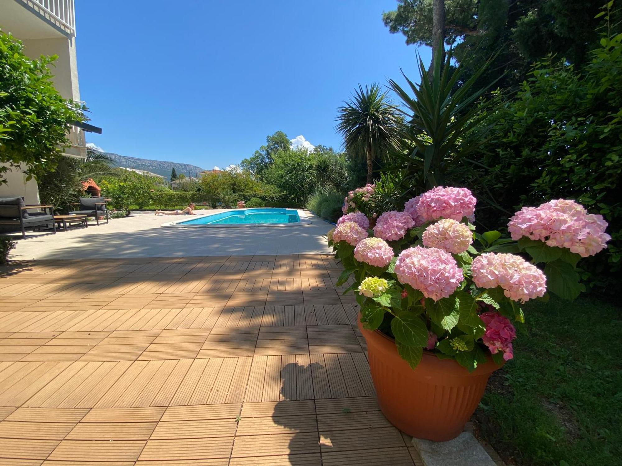 Villa Flora Kaštela エクステリア 写真