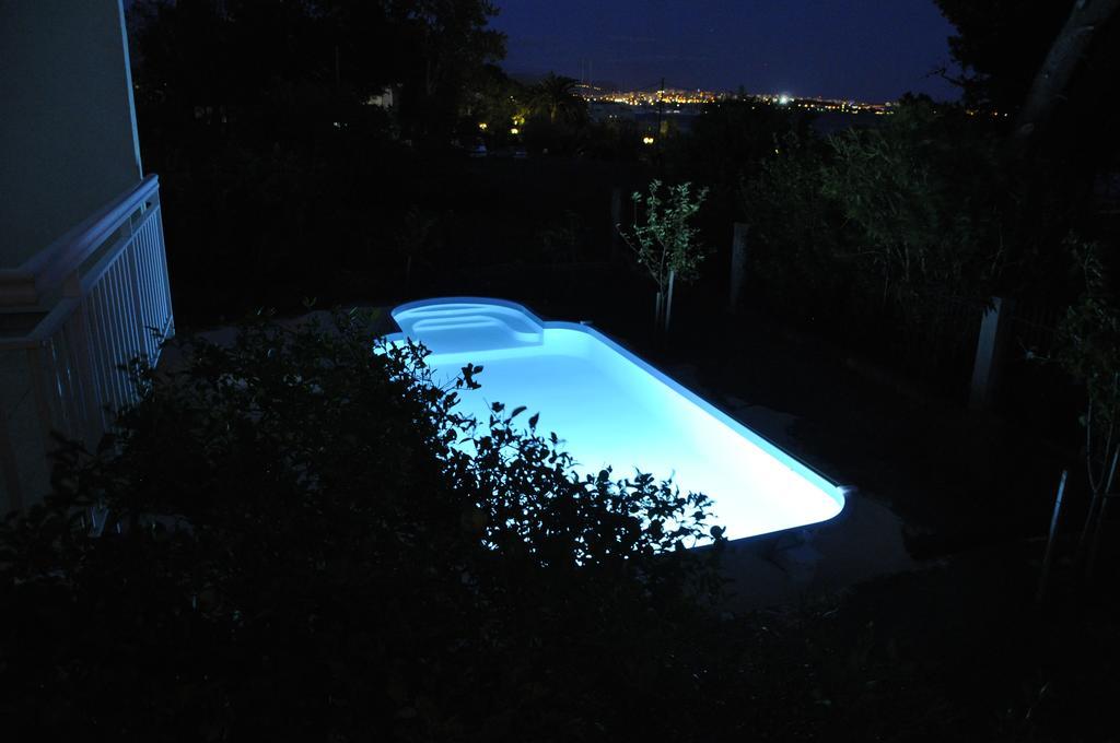 Villa Flora Kaštela エクステリア 写真